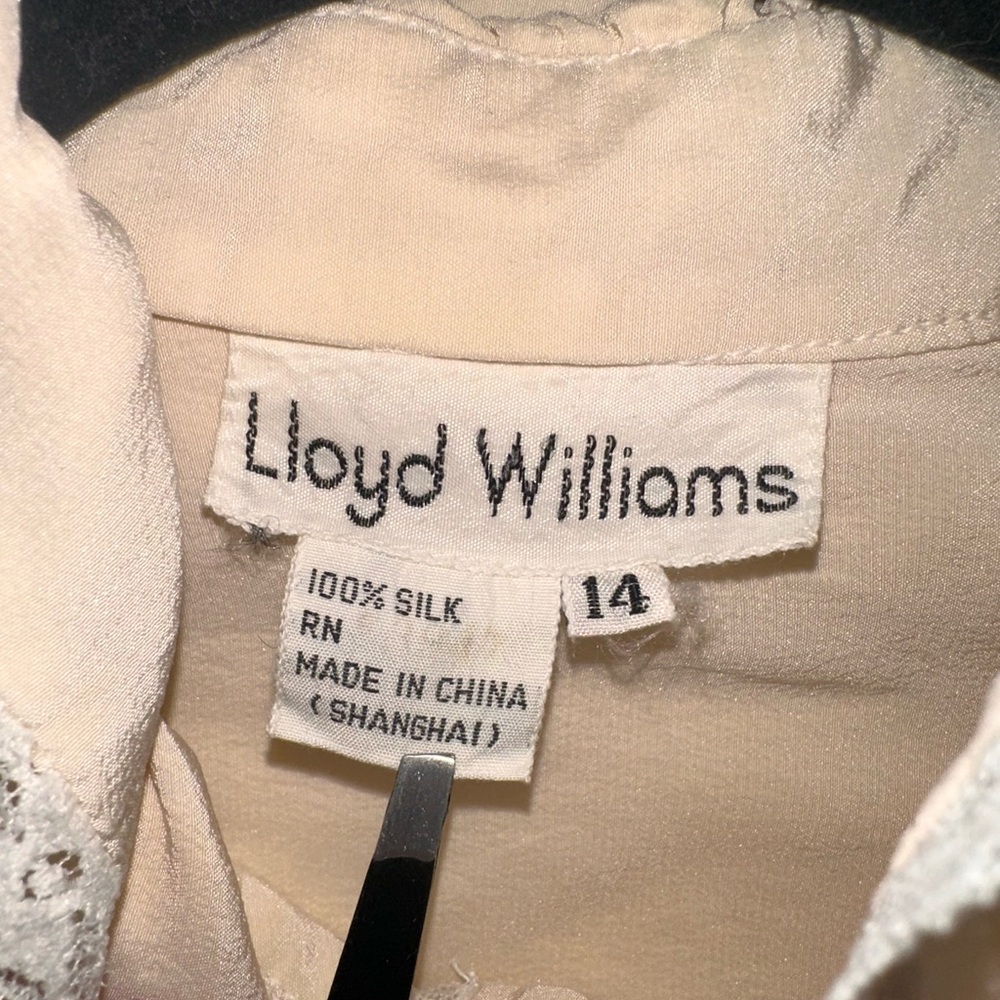 Lloyd Williams Silk Elegant Cream Women's Blouse - Picture 2 of 3